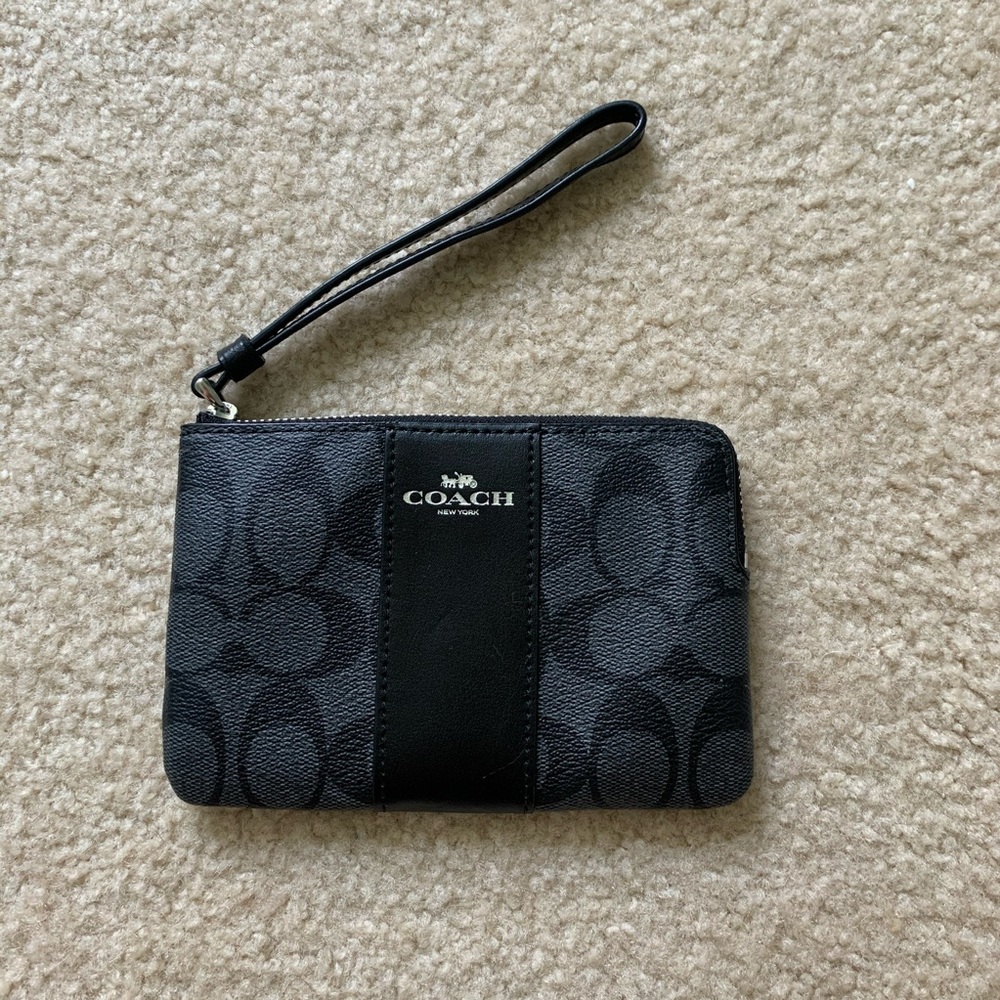 Coach wristlet NWOT